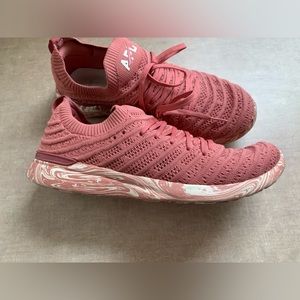 APL Techloom Phantom in Cedar